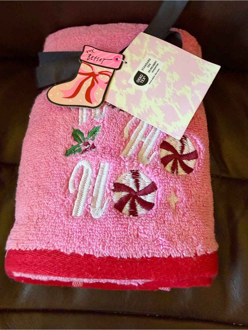 Betsey Johnson Pink Embroidered Peppermint Holiday 2 Pack Hand Towels NWT - Picture 2 of 3